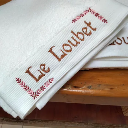 D'hotes Le Loubet Pensión *