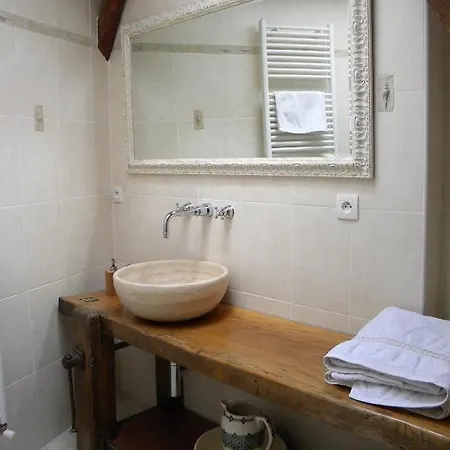 D'hotes Le Loubet 3*