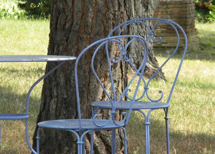 D'hotes Le Loubet Pensión 3*