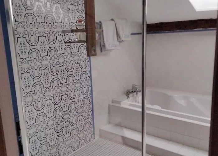 D'hotes Le Loubet Pensión